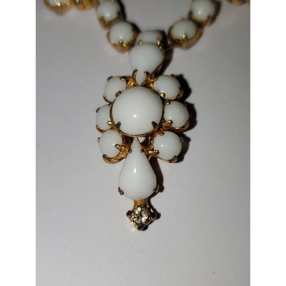 A Costume Jewelry Necklace Vintage Milk Glass Rhinestones Gold Tone Choker As-Is - Picture 12 of 12